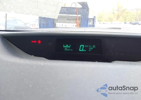 2005 Toyota Prius z USA, uszkodzony, nr VIN JTDKB20U753077892